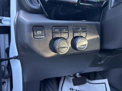 Used 2024 Chevrolet Silverado 1500 LT Trail Boss w/ Protection Package AWD/4WD image 9
