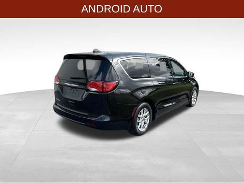 Used 2023 Chrysler Voyager LX FWD image 7