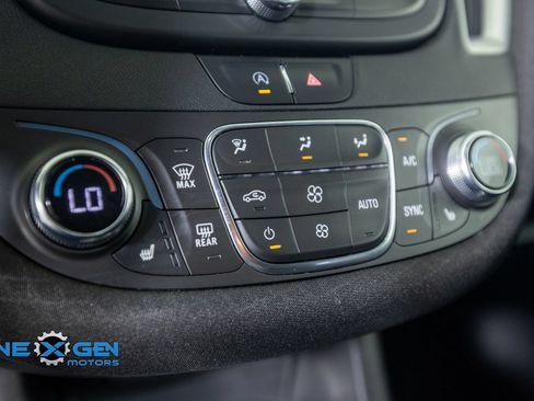 Used 2022 Chevrolet Malibu LT FWD image 21
