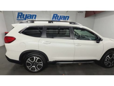 Used 2024 Subaru Ascent Limited w/ Technology Package AWD/4WD image 9