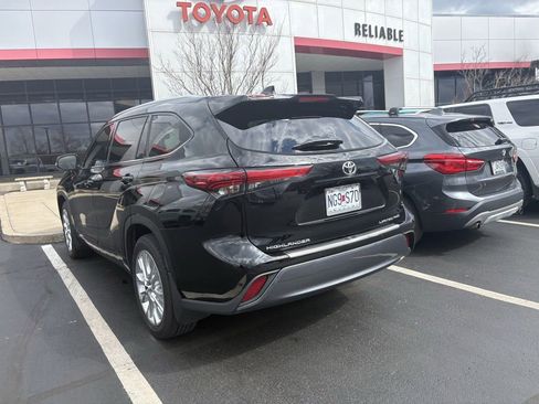 Used 2023 Toyota Highlander Limited image 6