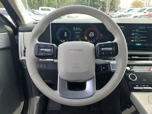 Used 2025 Hyundai Santa Fe SEL image 25