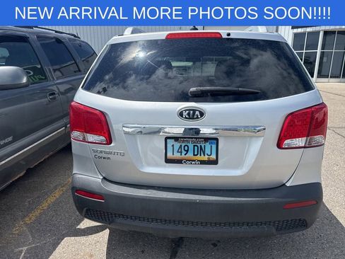 Used 2013 Kia Sorento LX AWD/4WD image 3
