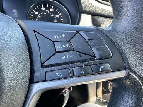 Used 2019 Nissan Rogue S AWD/4WD image 18