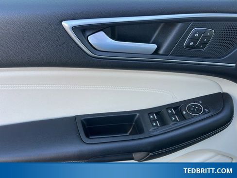 Used 2022 Ford Edge Titanium w/ Class II Trailer Tow Package image 44