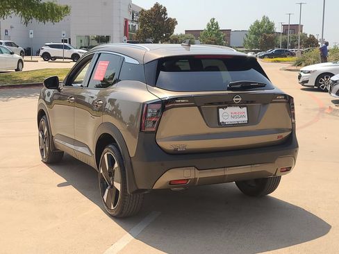 Certified 2025 Nissan Kicks SR FWD image 2