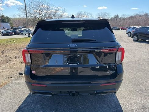 Used 2026 Ford Explorer ST-Line w/ ST-Line Street Pack AWD/4WD image 4