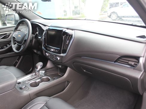 Used 2023 Chevrolet Traverse LT FWD image 29