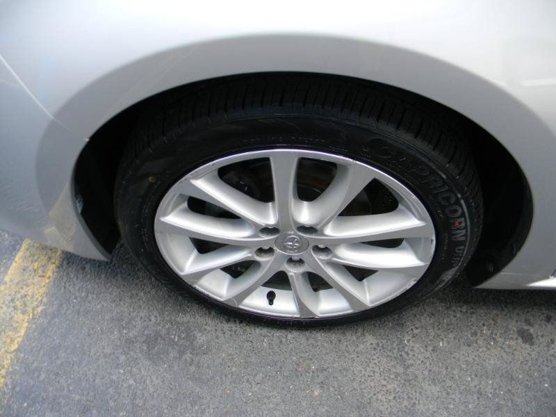 Used 2013 Toyota Avalon Limited FWD image 27