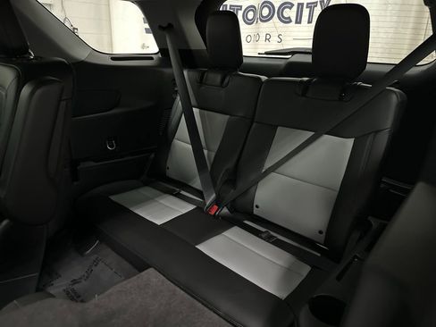 Used 2023 Ford Explorer XLT w/ Equipment Group 202A AWD/4WD image 24