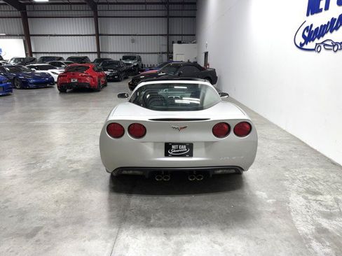 Used 2006 Chevrolet Corvette Coupe w/ Preferred Equipment Group RWD image 8