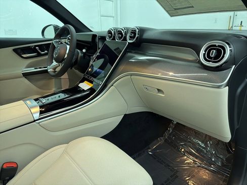 New 2026 Mercedes-Benz GLC 300 image 28