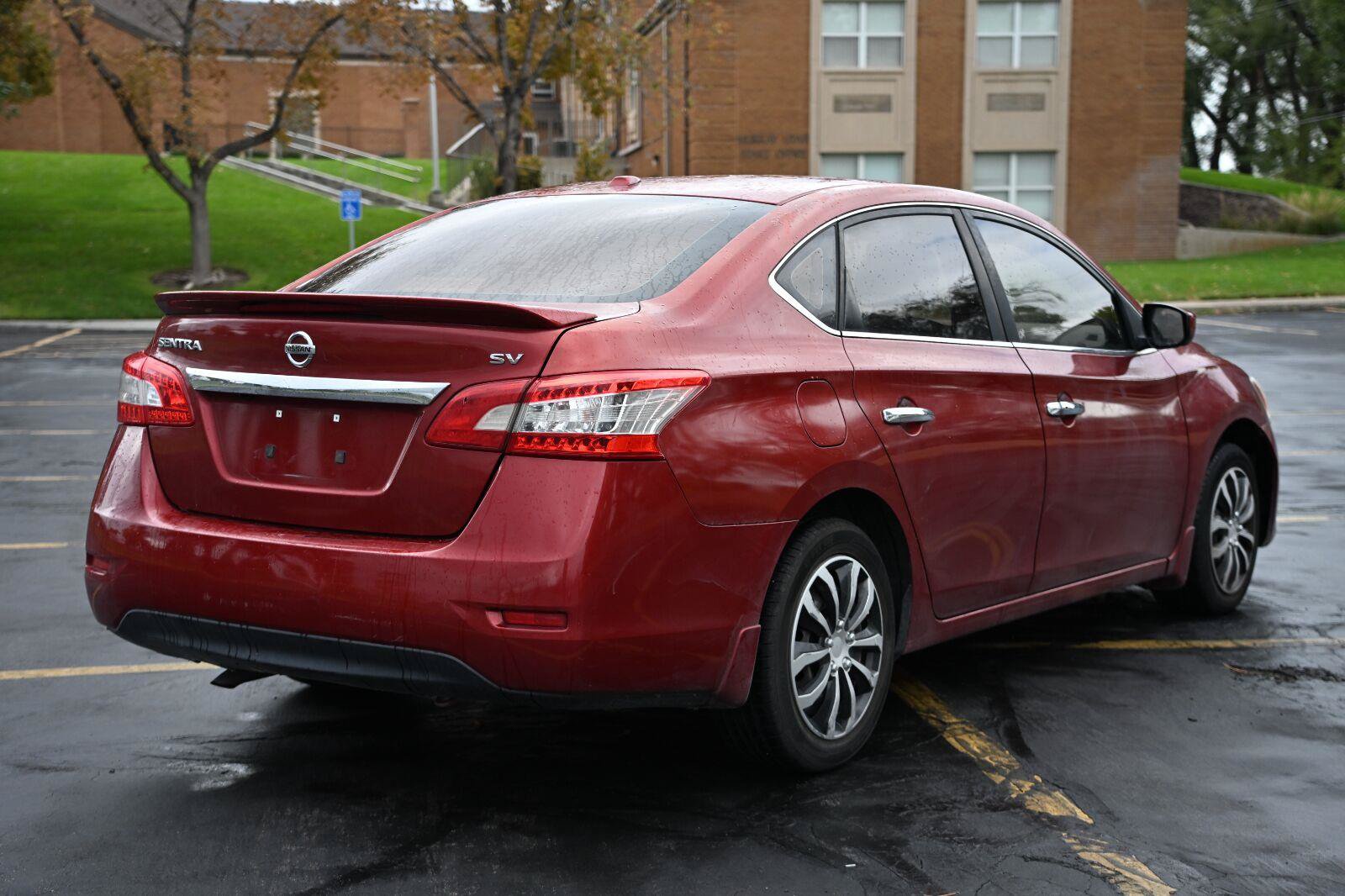 Used 2015 Nissan Sentra SV FWD image 5