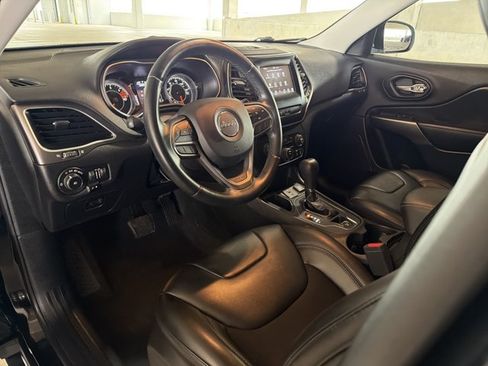 Used 2020 Jeep Cherokee Latitude Plus FWD image 10