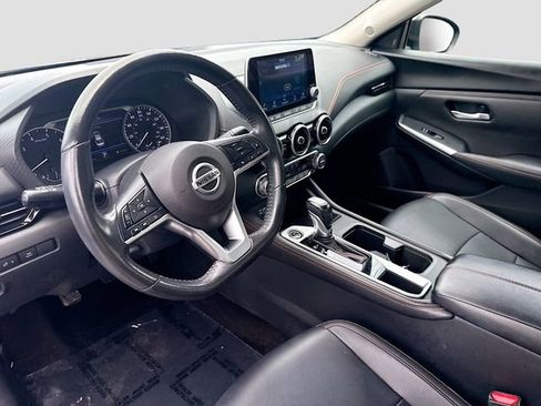 Used 2023 Nissan Sentra SR w/ SR Premium Package FWD image 9