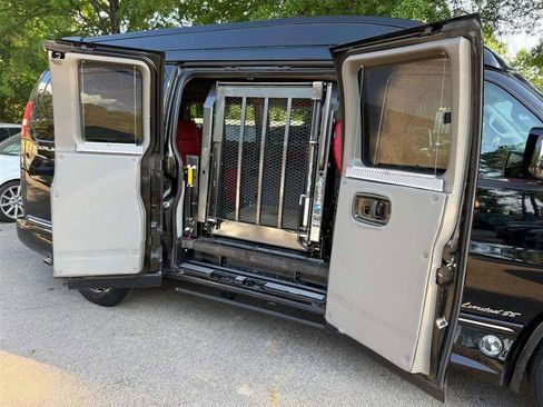 Used 2018 GMC Savana 2500 w/ Enhanced Convenience Package RWD image 40