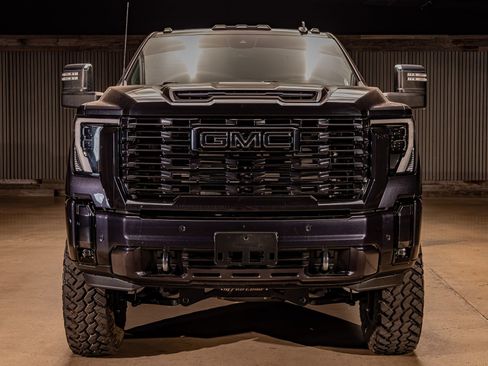 Used 2024 GMC Sierra 3500 Denali Ultimate image 2