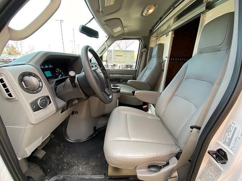 New 2025 Ford E-450 and Econoline 450 Super Duty w/ Power Equipment Group RWD image 18