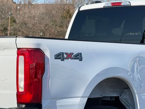 Used 2024 Ford F250 XLT image 7