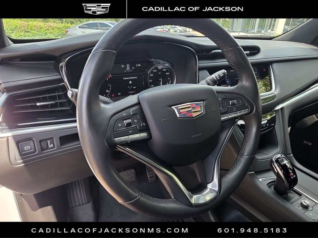 Certified 2024 Cadillac XT6 Luxury FWD image 9