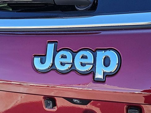 Used 2022 Jeep Compass Latitude w/ Sun and Sound Group image 30