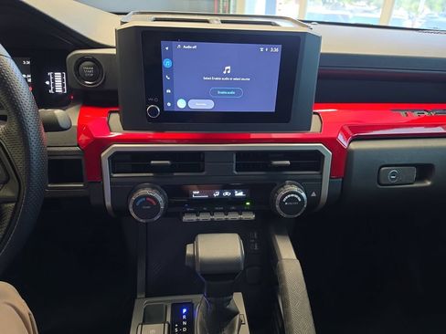 Used 2025 Toyota Tacoma SR5 AWD/4WD image 24