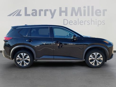 Used 2021 Nissan Rogue SV image 7