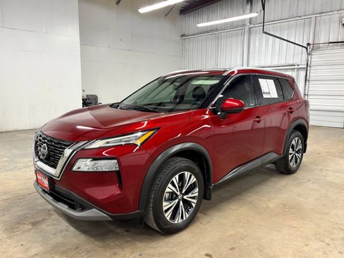 Used 2021 Nissan Rogue SV w/ Premium Package FWD image 3