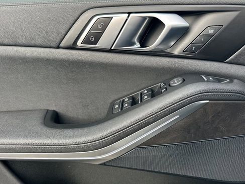 Used 2022 BMW X5 xDrive45e w/ Climate Comfort Package image 10