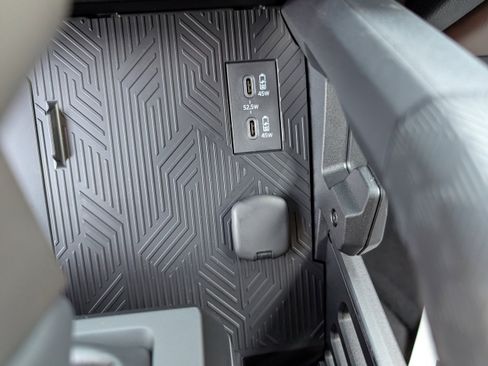 New 2025 Toyota 4Runner Limited image 18