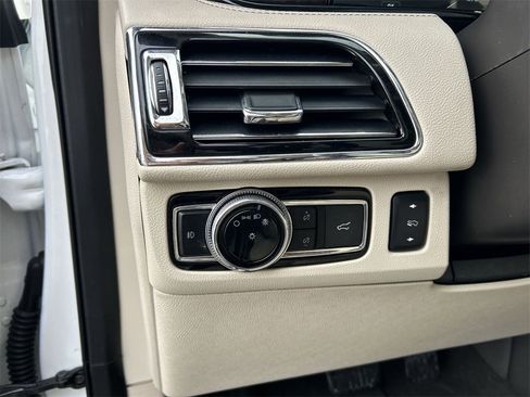 Used 2021 Lincoln Navigator Reserve w/ Luxury Package image 17
