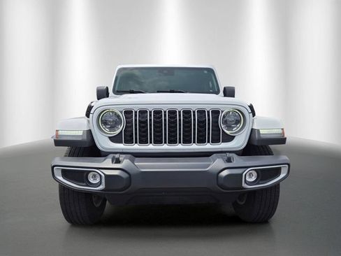 Used 2025 Jeep Wrangler Unlimited Sahara AWD/4WD image 8