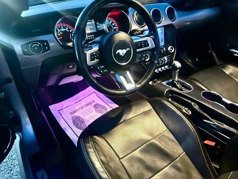 Used 2020 Ford Mustang Premium RWD image 21