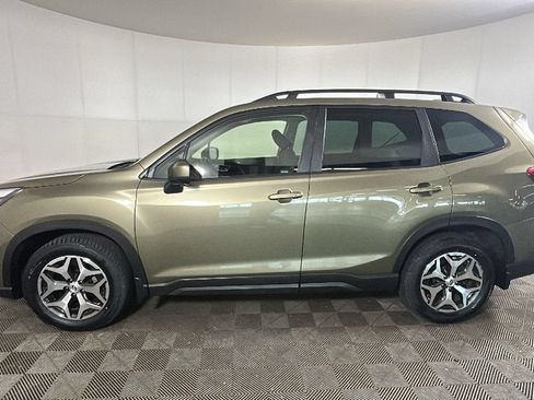 Used 2023 Subaru Forester Premium AWD/4WD image 7