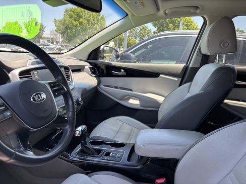 Used 2019 Kia Sorento SX FWD image 38