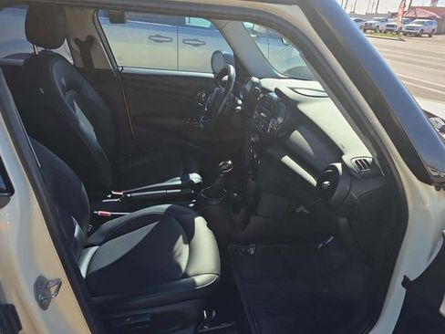 Used 2015 MINI Cooper 4-Door Hardtop image 11