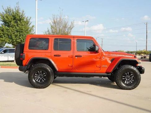 Certified 2025 Jeep Wrangler Unlimited Rubicon AWD/4WD image 10