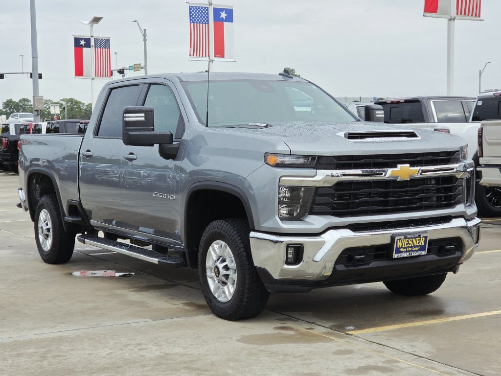 Used 2025 Chevrolet Silverado 2500 LT w/ Convenience Package AWD/4WD image 3
