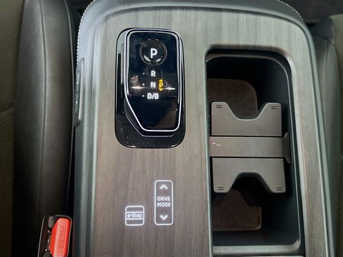 Used 2024 Nissan Ariya AWD image 25