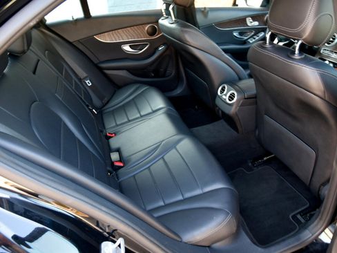 Used 2019 Mercedes-Benz C 300 4MATIC Sedan image 31