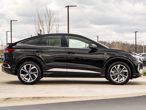 Certified 2023 Audi Q4 e-tron Prestige AWD/4WD image 3
