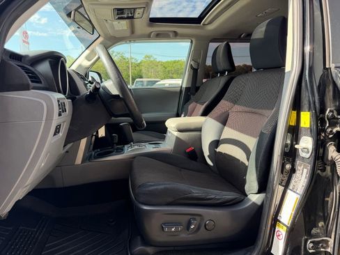 Used 2010 Toyota 4Runner SR5 AWD/4WD image 10