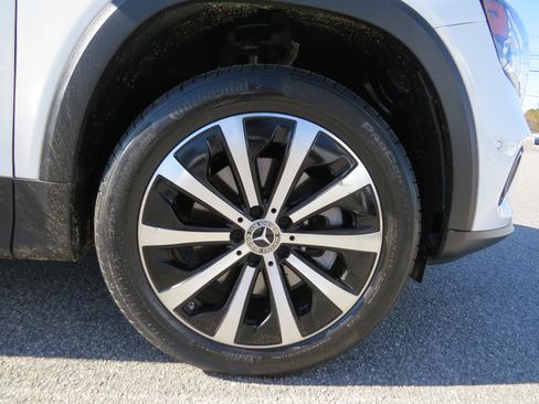 Used 2022 Mercedes-Benz GLB 250 4MATIC image 10