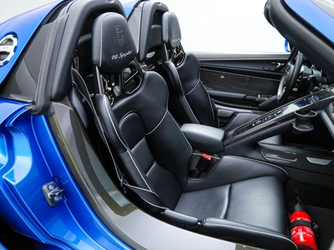 Used 2015 Porsche 918 Spyder AWD/4WD image 25