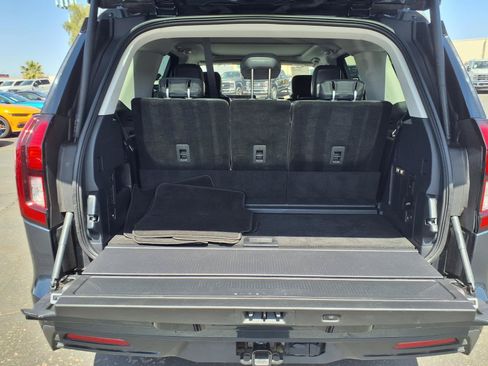 Certified 2025 Ford Expedition Active AWD/4WD image 17