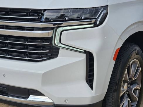 Used 2022 Chevrolet Tahoe LT w/ Luxury Package AWD/4WD image 17
