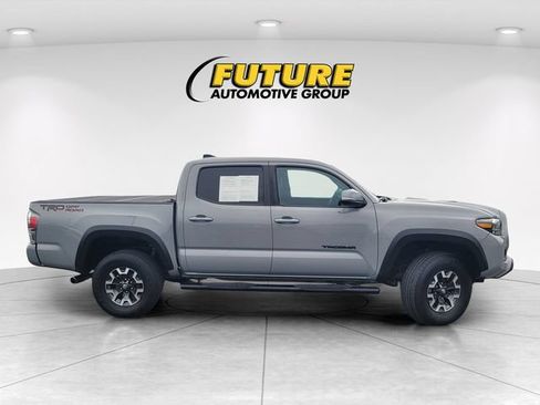 Used 2020 Toyota Tacoma TRD Off-Road w/ TRD Premium Off Road Package RWD image 3