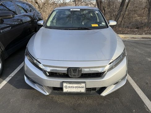 Used 2018 Honda Clarity Plug-In Hybrid image 2