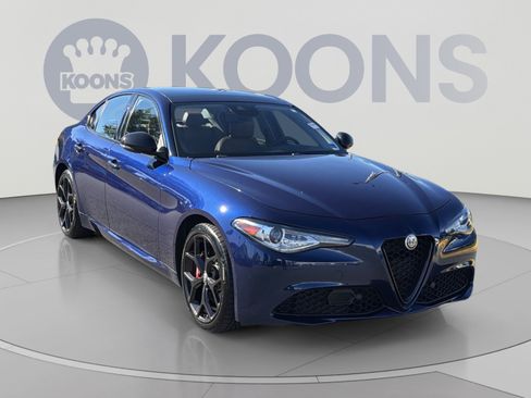 Used 2021 Alfa Romeo Giulia Ti w/ Nero Edizione AWD/4WD image 10