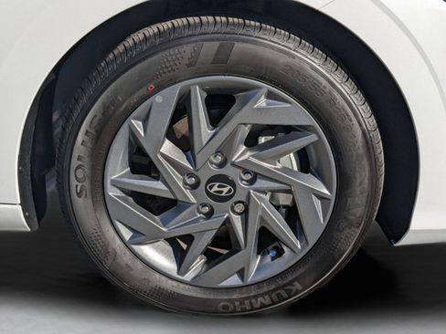 New 2026 Hyundai Elantra Sport FWD image 14